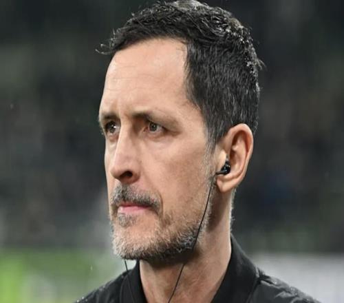 國足對抗韓,鄧卓翔獲頒,紀念戰衣,OUYI,Sports,欧亿体育,体育直播,体育赛事,APP下载,官方网地址